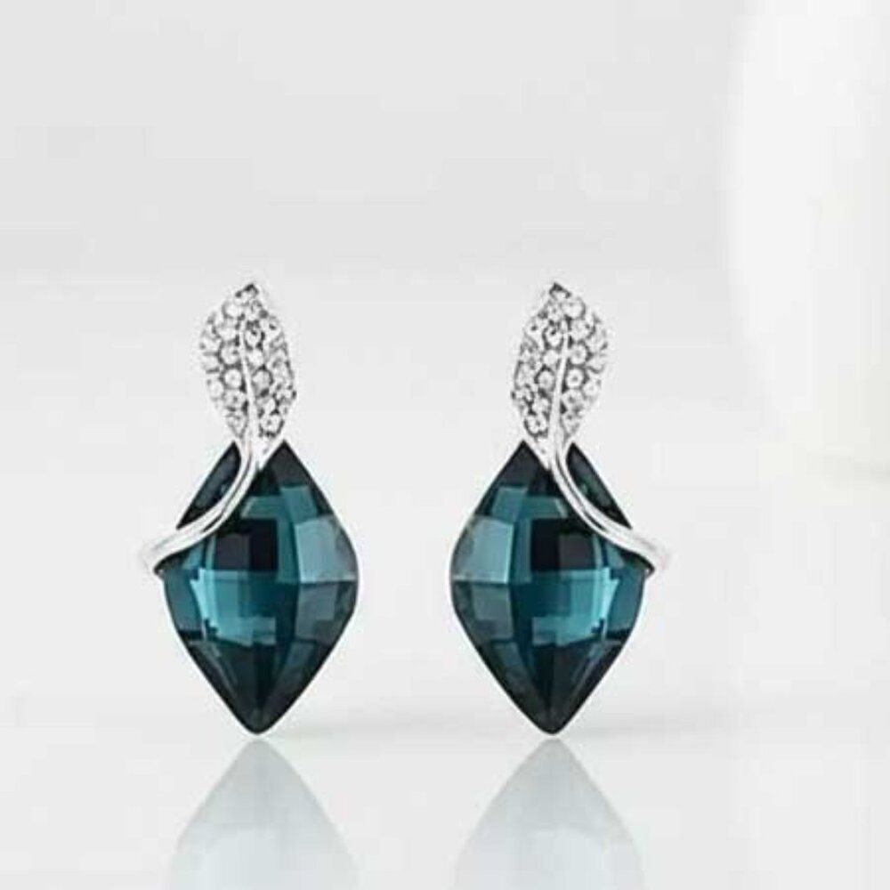 Elegant Dark Blue Crystal Earrings - Picture 3 of 11